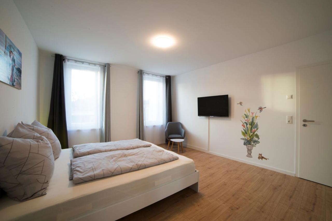 Schoene Ferienwohnung 78M2, 3 Schlafzimmer, 2 Baeder, Zentrumnah, 1Og Erfurt Exterior foto