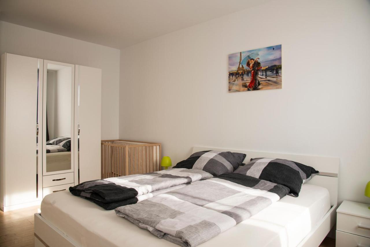 Schoene Ferienwohnung 78M2, 3 Schlafzimmer, 2 Baeder, Zentrumnah, 1Og Erfurt Exterior foto