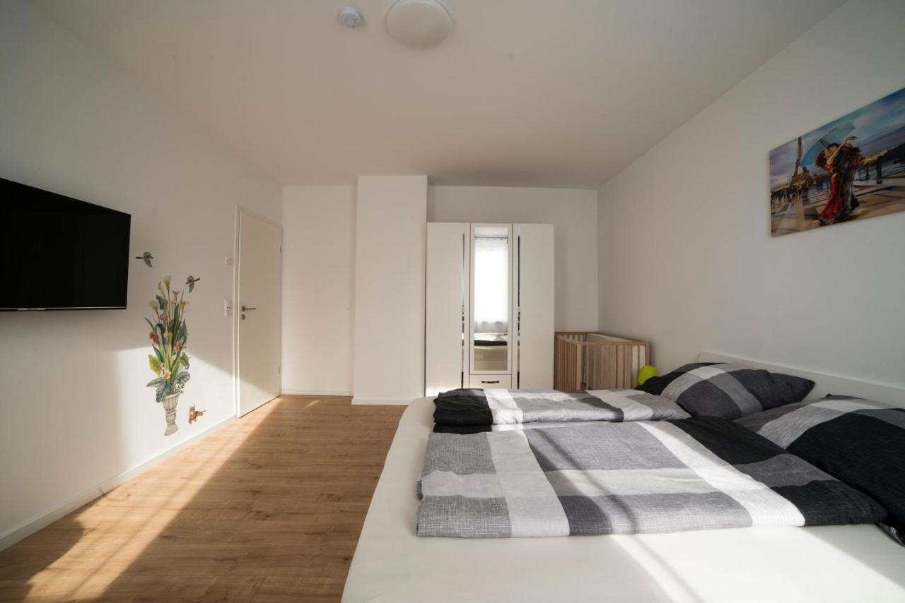 Schoene Ferienwohnung 78M2, 3 Schlafzimmer, 2 Baeder, Zentrumnah, 1Og Erfurt Exterior foto